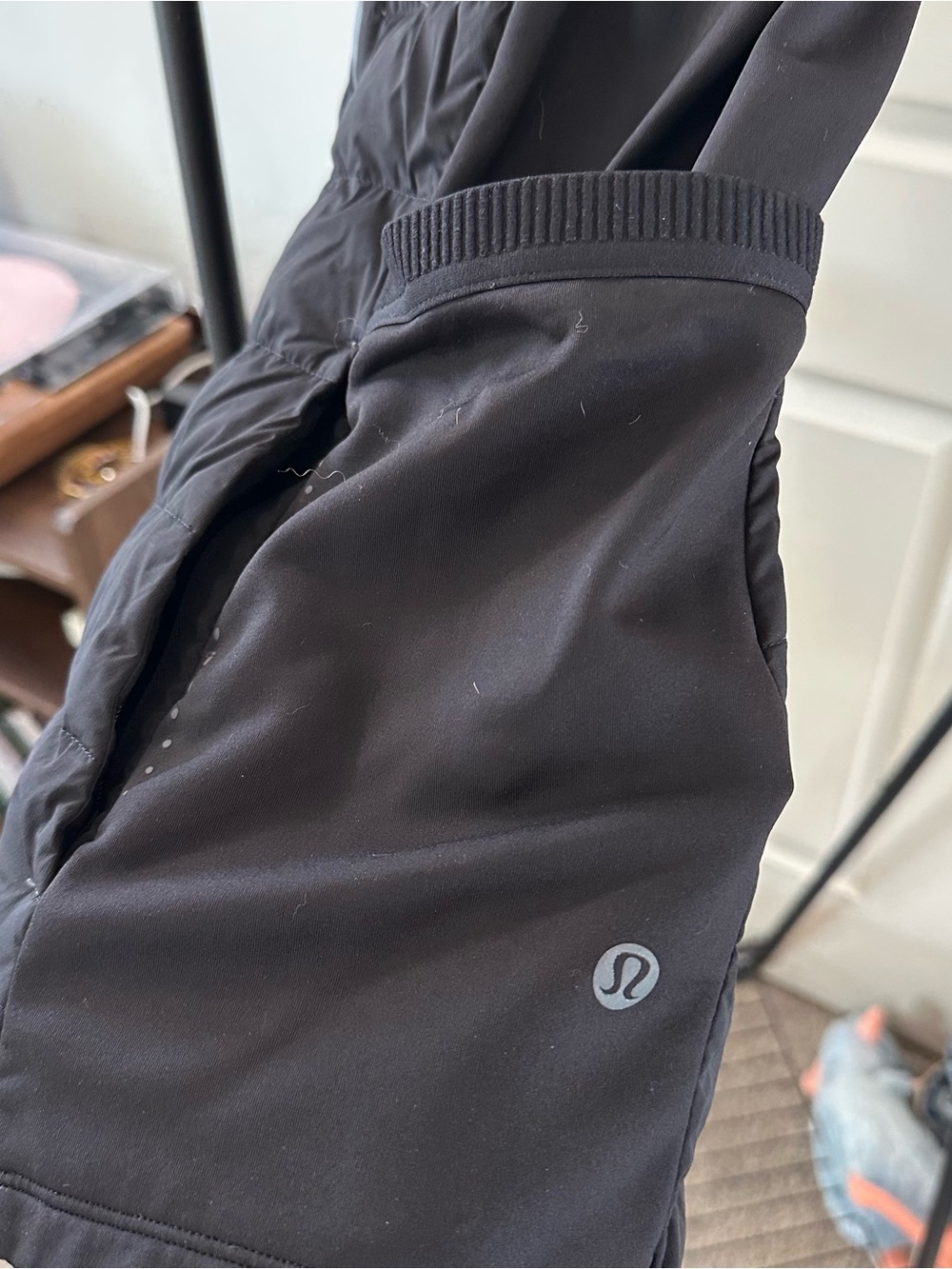 lululemon athletica Black Quilted Vest Size 4 - Picture 2 of 3